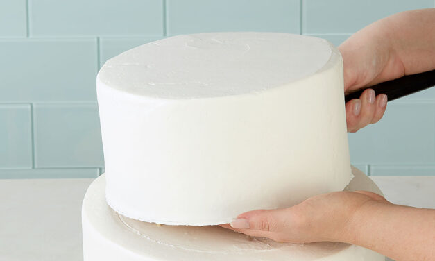 How to Make a Tiered Wedding Cake