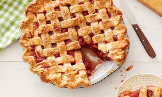 7 Rhubarb Desserts That Are Ridiculously Tasty!