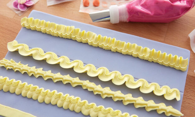 How to Make 6 Easy Buttercream Cake Borders