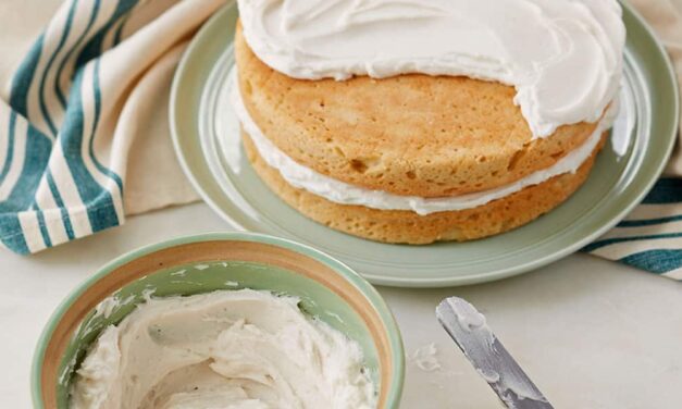 How to Crumb Coat a Cake