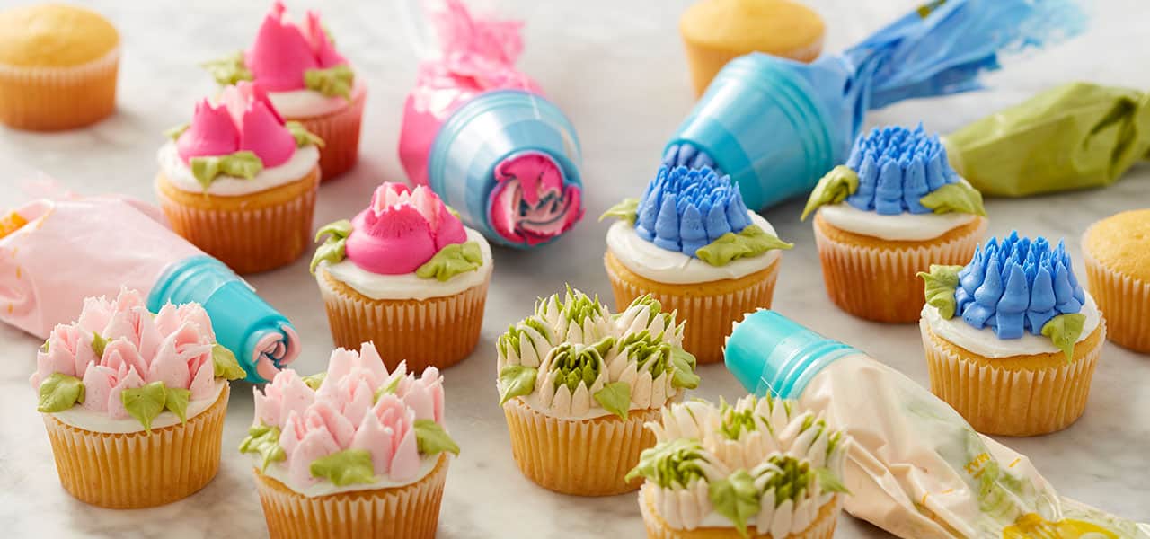 How to Use the Easy Blooms Tip Set Wilton's Baking Blog Homemade