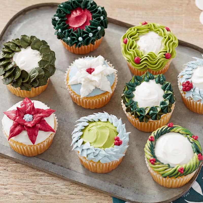 Christmas Cupcakes  Fun and Easy to Decorate!