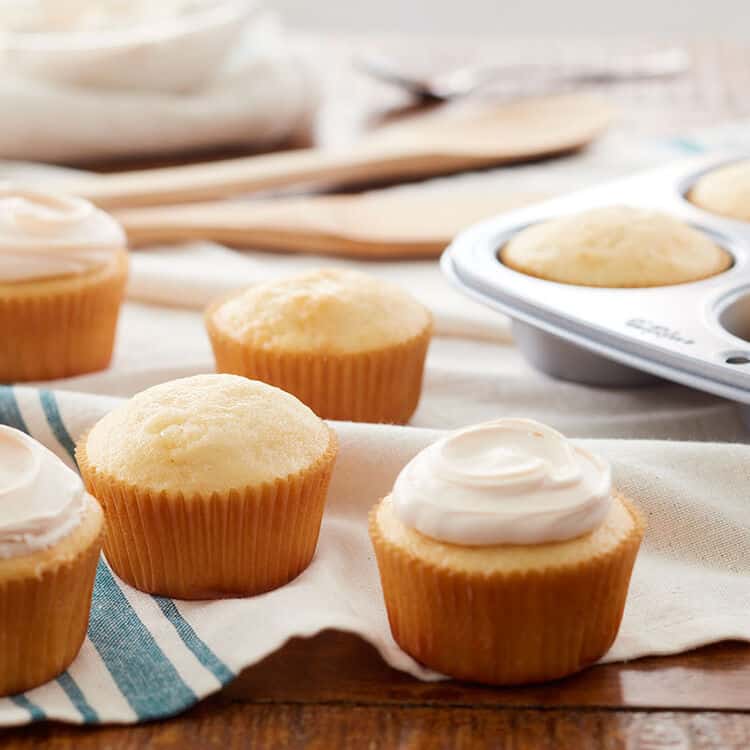 vanilla cupcakes