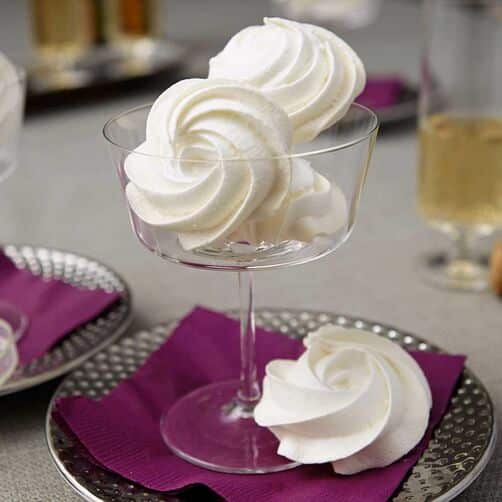 Champagne-flavored meringue cookies