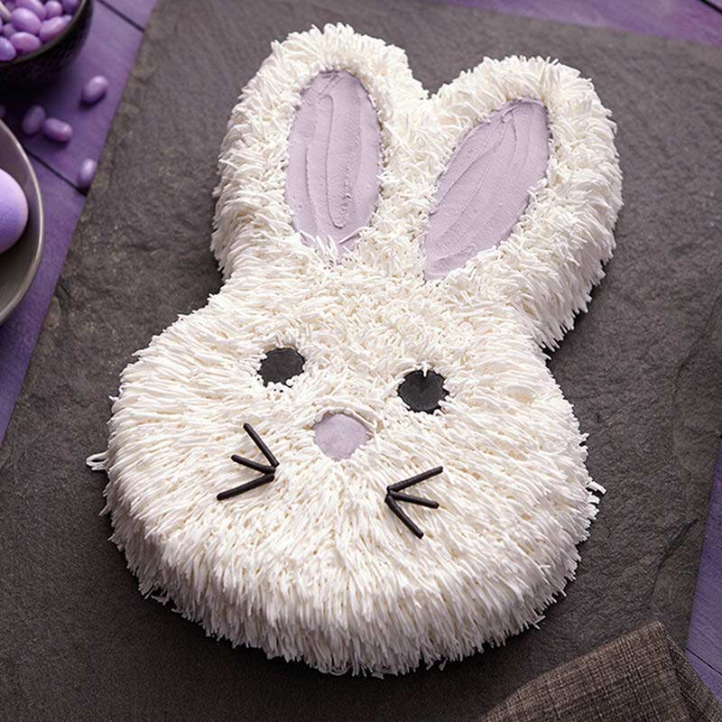 Fluffy bunny face cake