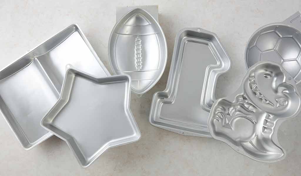 Wilton Bakeware Comparison Chart and Guide