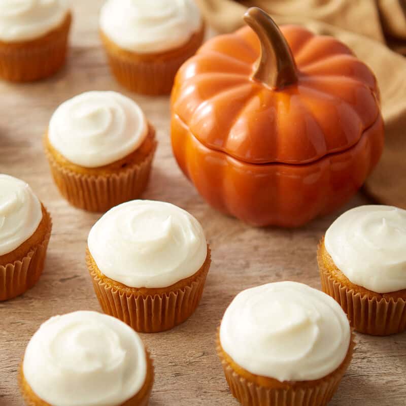 pumpkin cupcakes with cream cheese frosting