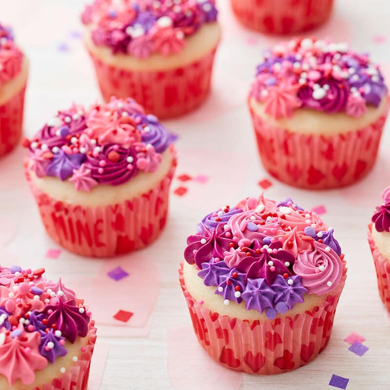 Deliciously Decorated Valentine Cupcakes: A Sweet Guide to Spreading Love