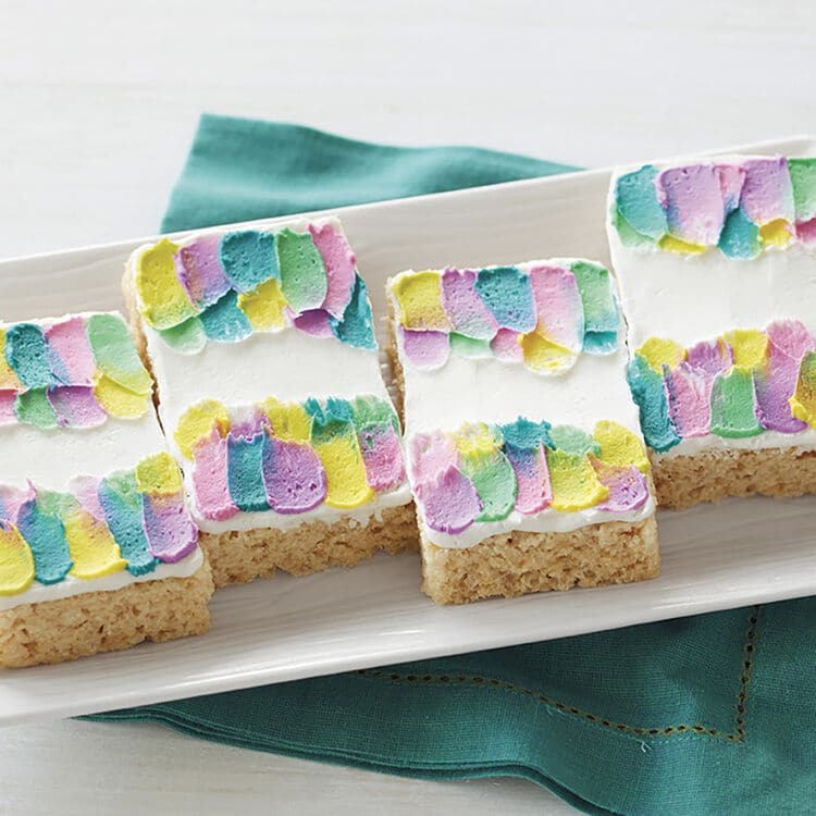 https://blog.wilton.com/wp-content/uploads/sites/2/2021/03/spatula-paint-rice-cereal-treats.jpg