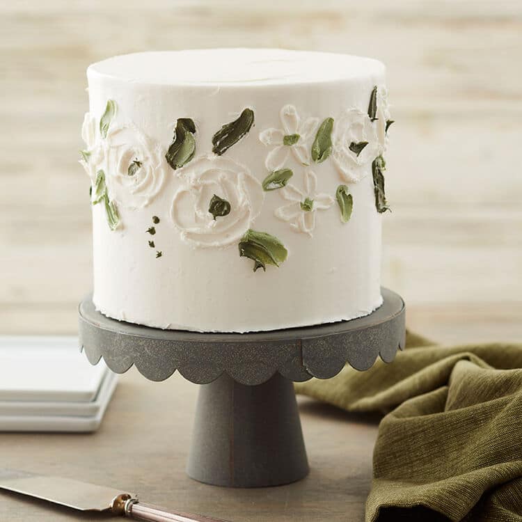 10 Easy Ways to Create a Simple and Elegant Wedding Cake of Your Own