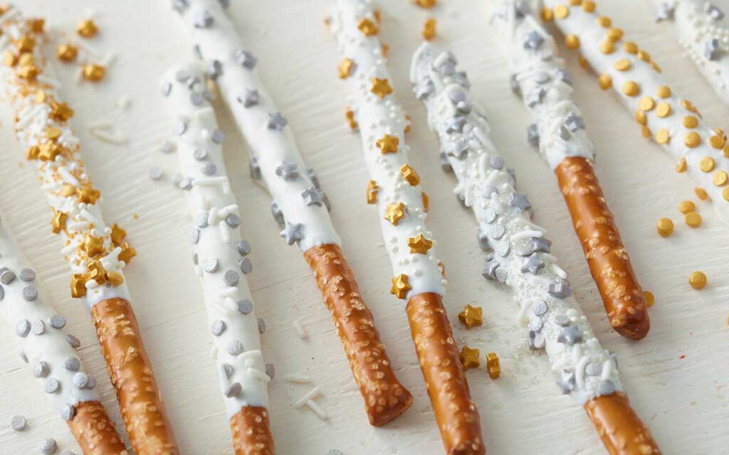 How to Make ChocolateCovered Pretzels with Candy Melts Wilton's