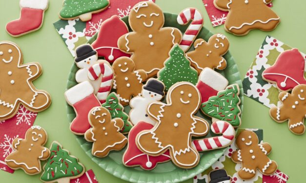 3 Top Christmas Cookie Icings (with Royal Icing Recipe)