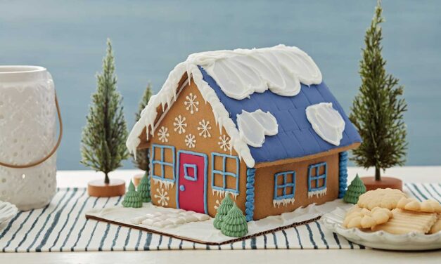 How to Decorate a Gingerbread House – Tips & Tricks