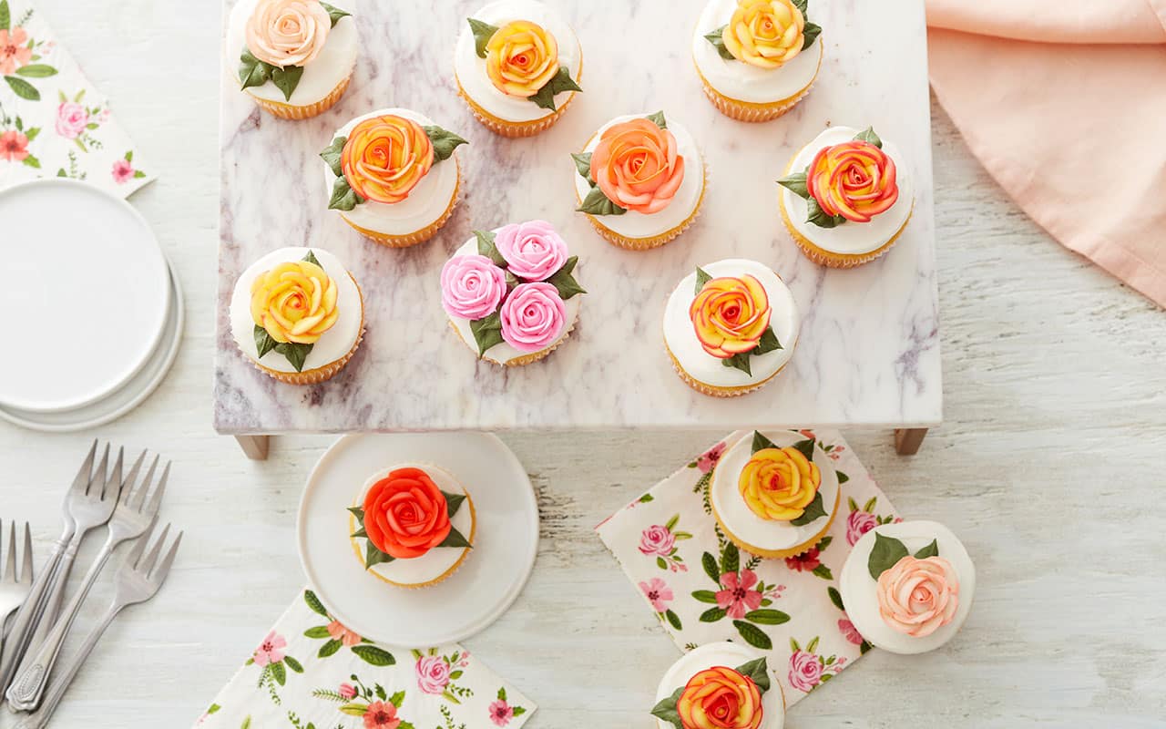 How to frost a rose on a cupcake, video