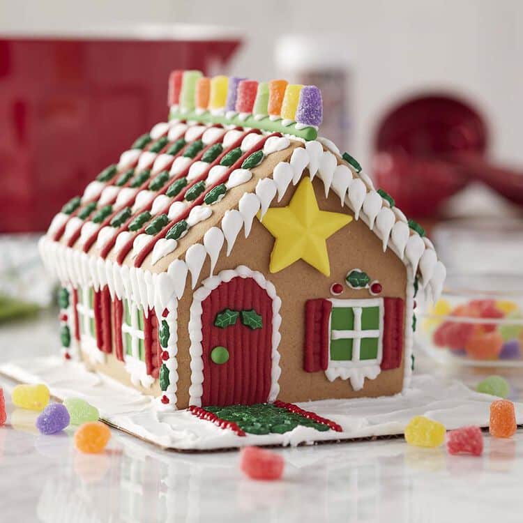 26+ Cute Gingerbread House Ideas | Wilton