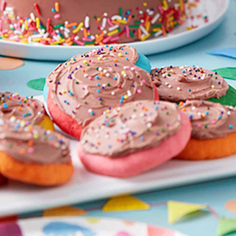 8 Great Luau Party Cakes, Cupcakes & Desserts