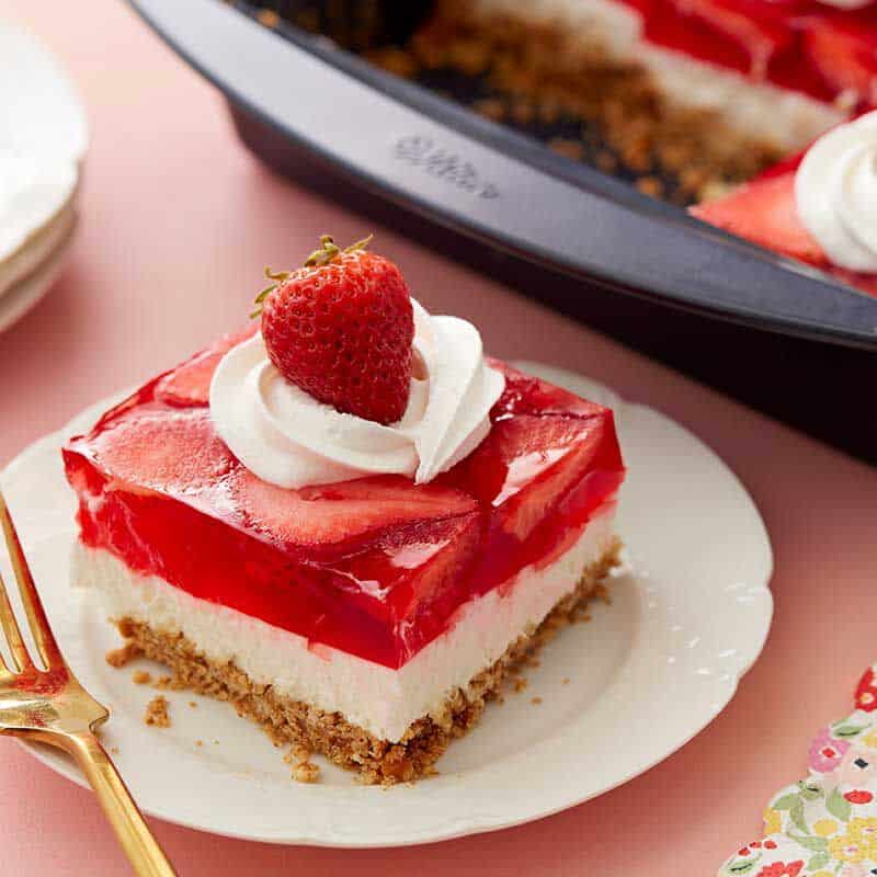 strawberry pretzel dessert