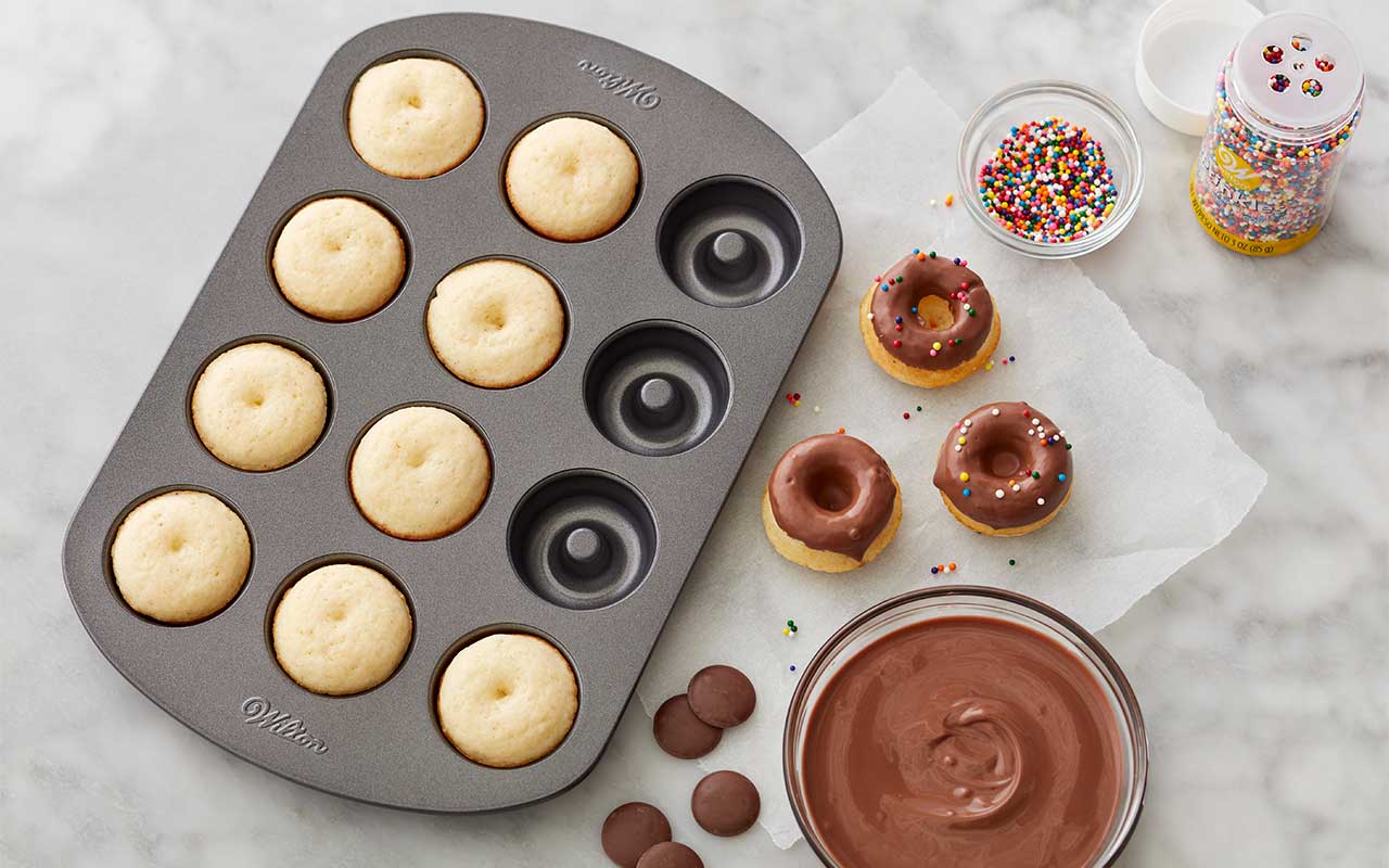 mini donuts with chocolate candy melts candy